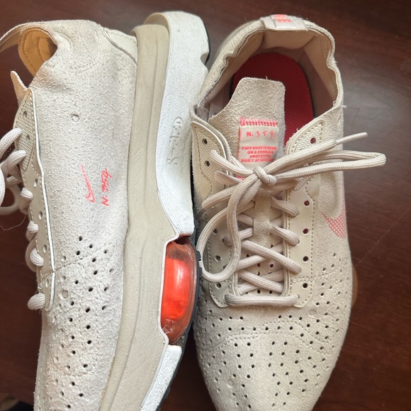 Nike. Size 8.5. Excellent condition - Picture 3 of 7